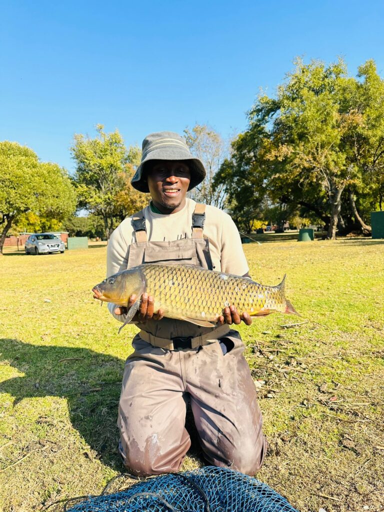 1000009830 Haartebees Carp
